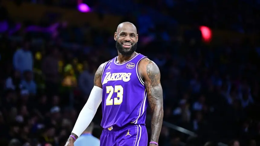 LeBron James debutará con los Sixers ante los Knicks en el inicio de la temporada NBA